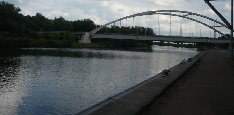 Foto der Landstraßen-Brücke über der Peene